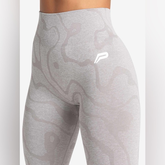 Pursue Fitness Sustainable Seamless Leggings
Cloud Grey size Large - Picture 2 of 15